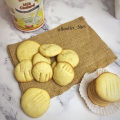 A picture of Custard cookies.