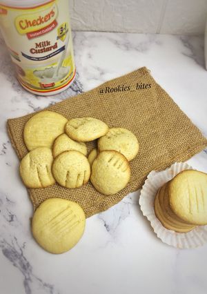 A picture of Custard cookies.
