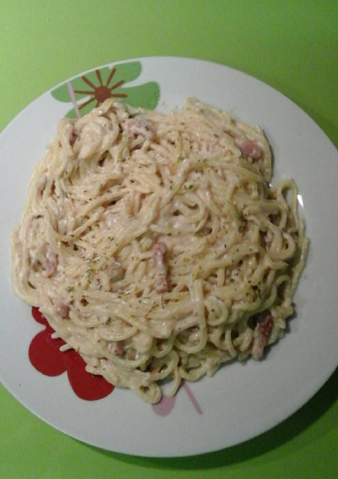 Una foto de Spaguetti con salsa carbonari y paté