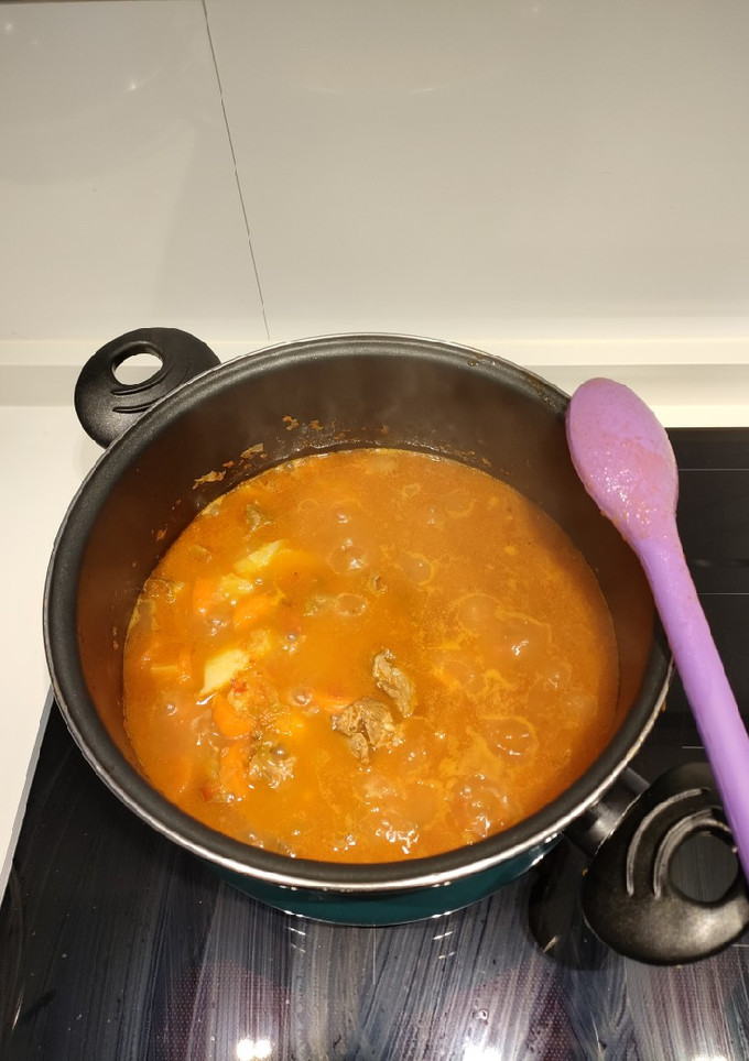 Una foto de Estofado de carne. Según indicaciones de mi madre