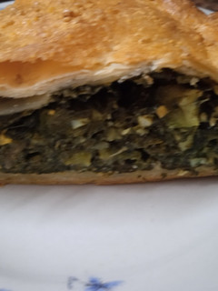 Una foto de Torta de zapallitos con acelga y espinaca