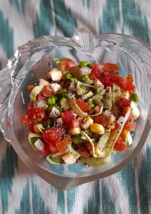 A picture of Seasonal Salad.