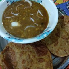 A picture of Poori chole.
