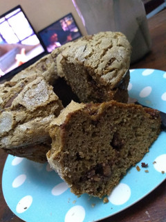 Una foto de Budín café, banana y trozos de chocolate sin tacc