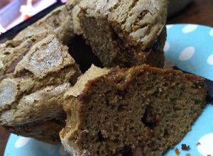 Una foto de Budín café, banana y trozos de chocolate sin tacc