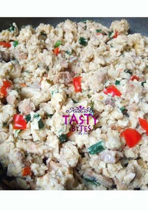 A picture of Scrambled egg with chicken.