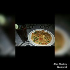 A picture of Jallof spaghetti.