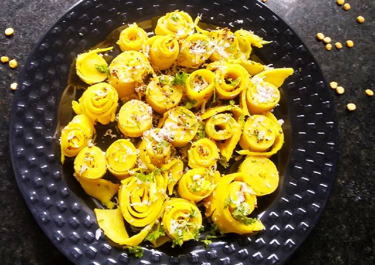 Step-by-Step Guide to Cook Khandvi Perfect
