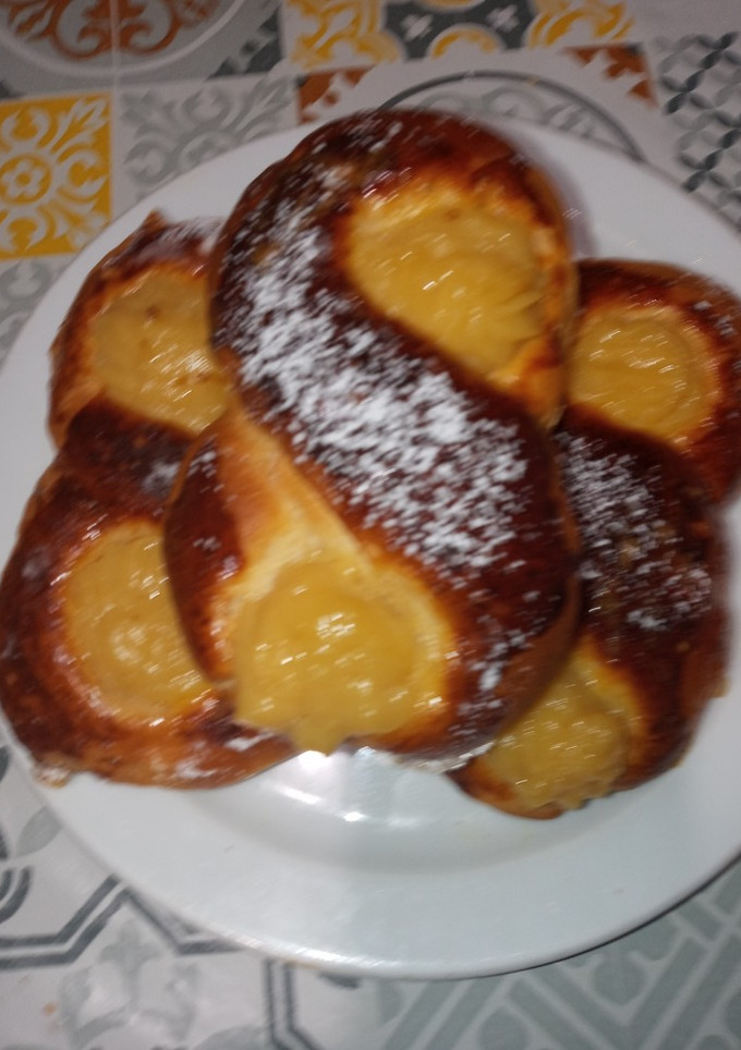 Una foto de Bollos de crema pastelera