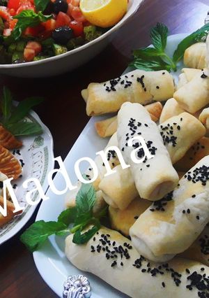 صورة لوصفة رولات سمبوسك الهشه بالفرن