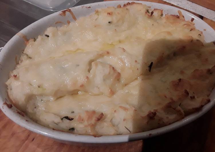 Steps to Prepare Any-night-of-the-week Sig&#39;s Onion, Cheese and Potato Mash