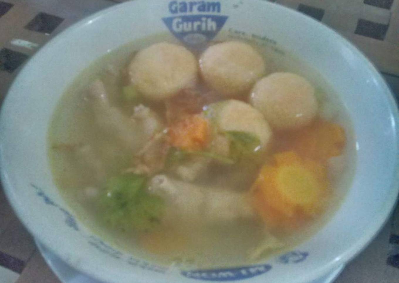 Sop bola tahu dan ceker ayam