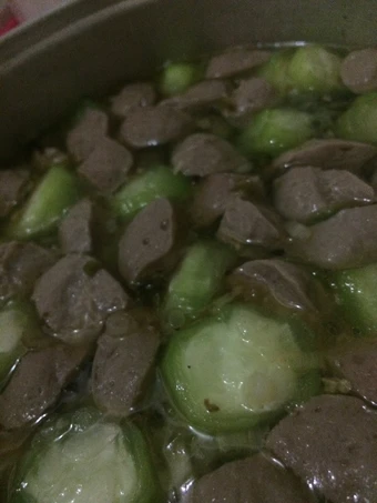 Langkah Mudah untuk Membuat Resep Sop pentol oyong yang Lezat Anti Ribet, Lezat