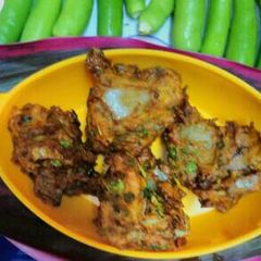 A picture of Jowar onion pakoda.