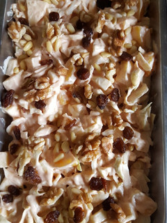 Una foto de Ensalada de col y frutos secos