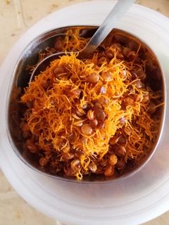 દાળ મુઢ (Dal Moth Recipe In Gujarati) રેસીપી મુખ્ય ફોટો
