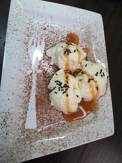 ரவை ஐஸ் கிரீம் (Ravai Icecream Recipe in Tamil) செய்முறை முக்கிய புகைப்படம்