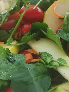 Foto de Salada de Agrião com Pera, Nozes e Queijo Azul