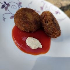 A picture of Veg cutlets.