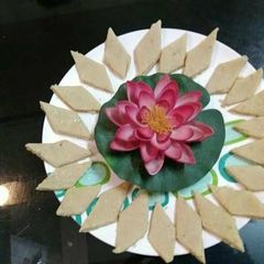 A picture of Kaju katli.