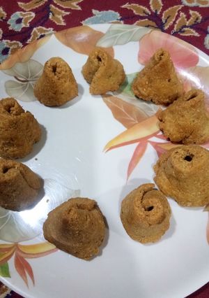 खस्ता रवा मठरी (Khasta rava mathri recipe in Hindi) रेसिपी मुख्य फोटो