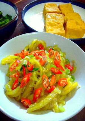 Foto resep Tumis mie golosor (dari kerupuk mie kuning)