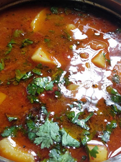 आलू की रसीली सब्जी (Aloo ki rasili Sabzi recipe in hindi) रेसिपी मुख्य फोटो