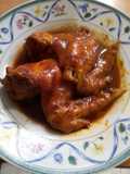 Alitas de pollo en salsa de chile morita, guajillo y ancho