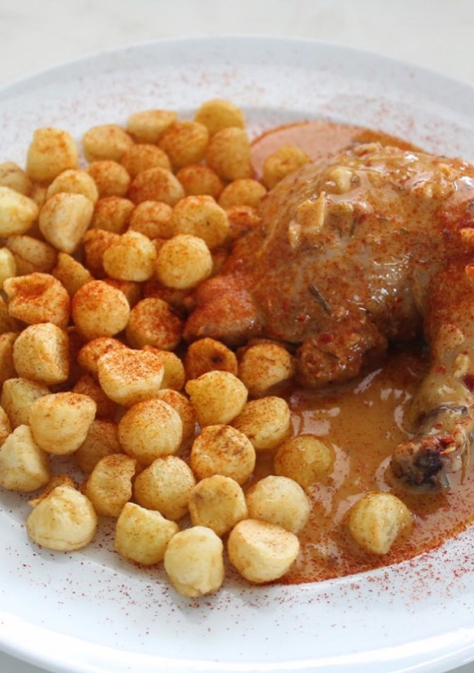 Una foto de Pollo al ajillo
