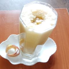 A picture of Apple custard smoothie 🍎.