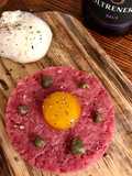 Tartare di fassona con tuorlo marinato e burrata