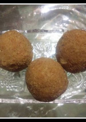 A picture of Aate ke laddu.