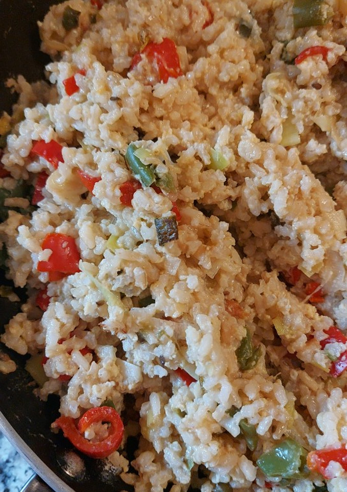 Una foto de Arroz con verduras y huevo batido