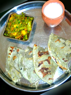 ગુવાર બટાકા નું શાક (Guvar Bataka Shak Recipe In Gujarati) રેસીપી મુખ્ય ફોટો