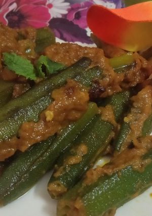 भरवां भिंडी (bharwa bhindi recipe in Hindi) रेसिपी मुख्य फोटो