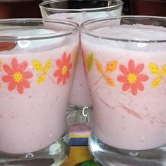 A picture of Strawberry Shake🍓🍓.