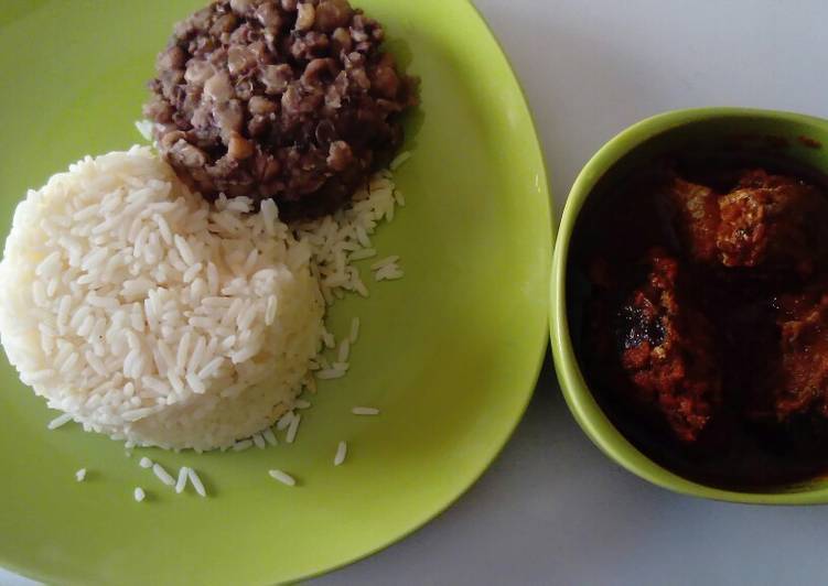 Croker Fish Stew with white Rice and Beans