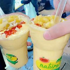 A picture of Mango shake.