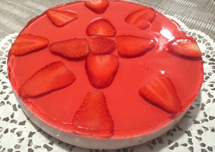 Tarta de fresas y chocolate blanco