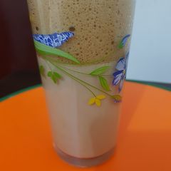 A picture of Dalgona coffee (without machine and blender).
