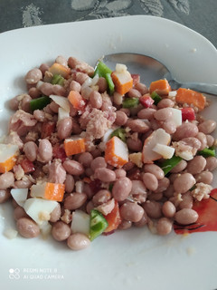 Una foto de Ensalada de alubias pintas