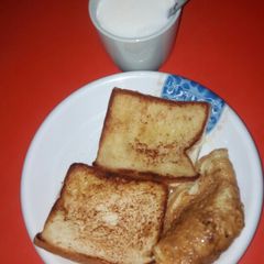 A picture of Simple sandwich with fried egg.