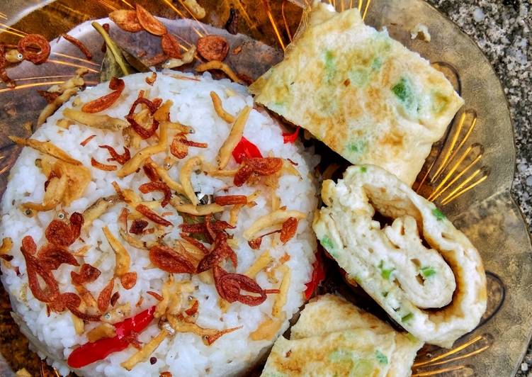 Nasi liwet telor gulung