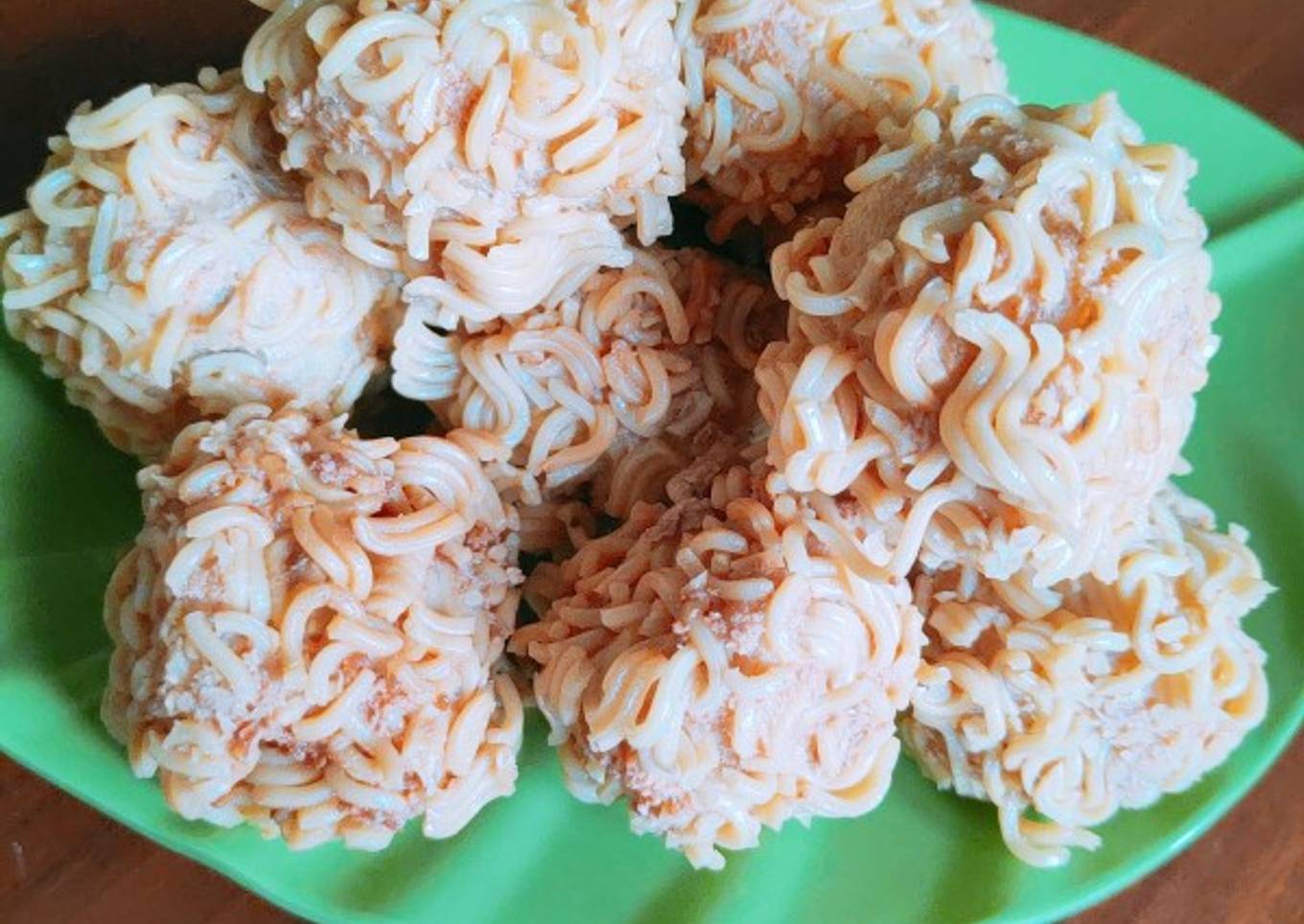 Bola Tahu Keriting