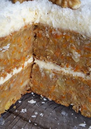 Foto principal de Tarta de zanahoria con piña, coco y nueces