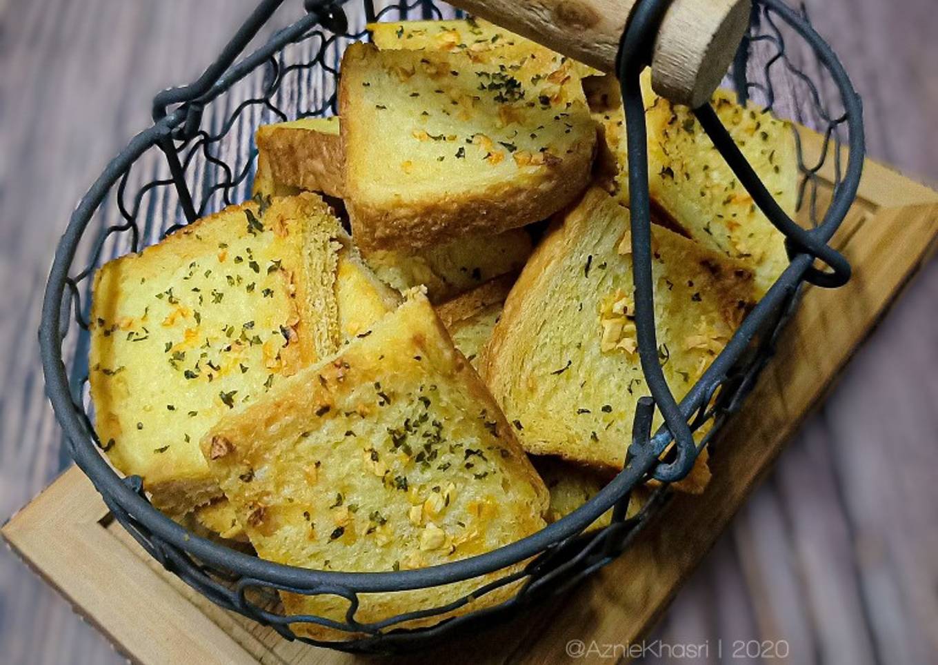 crispy garlic bread