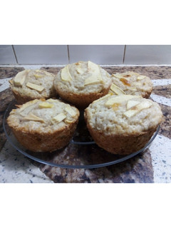 Una foto de Muffins azucarados de manzana y canela veganos 🍎🌱