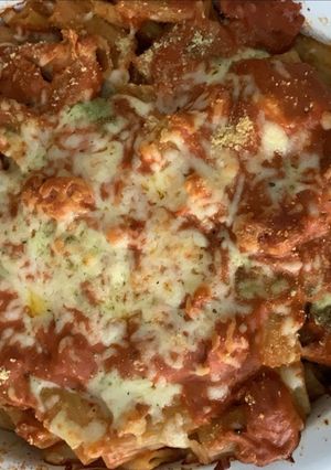 Una foto de Pastel de Fideos con Salsa Roja