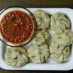 A picture of Momos.