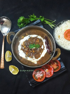 A picture of Whole masoor dal tadka.